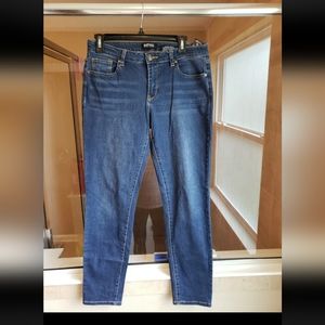 Buffalo David Bitton Pursuit Mid Rise Super Soft Skinny Jean Capris Size 6/28